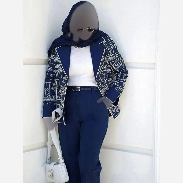 کت و شلوار زنانه مجلسی مدل لیلیوم جنس مازراتی رنگ سرمه ای