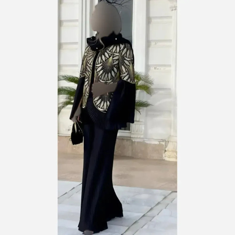 کت مجلسی زنانه مدل ملوریا جنس بنگال نخ سوزن دوزی و پلیسه رنگ مشکی فری سایز 38 تا 46