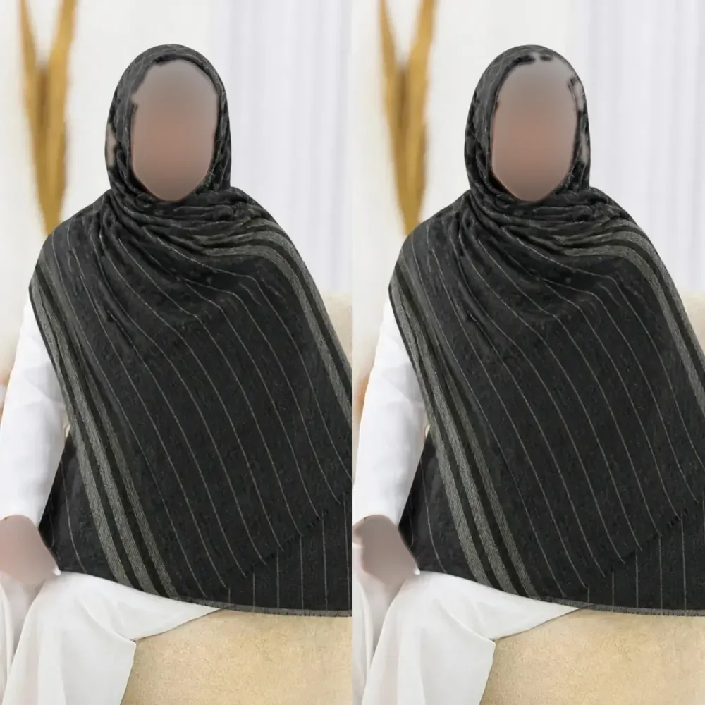 شال لمه طلایی مشکی مجلسی ابعاد 75 در 175 سانتیمتر جنس کنفی