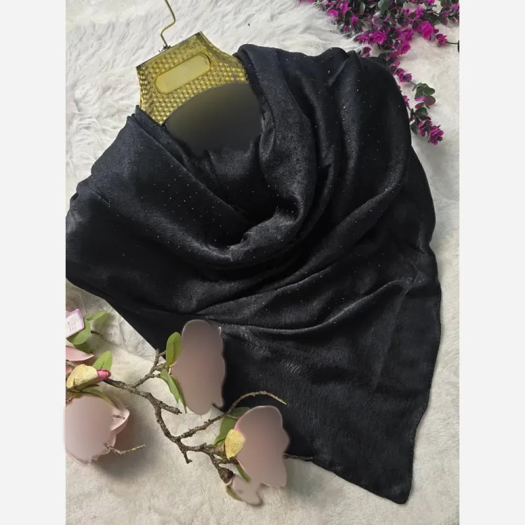 روسری مجلسی قواره دار کوپرا نگین کوبی شده مشکی ابعاد 125 در 125