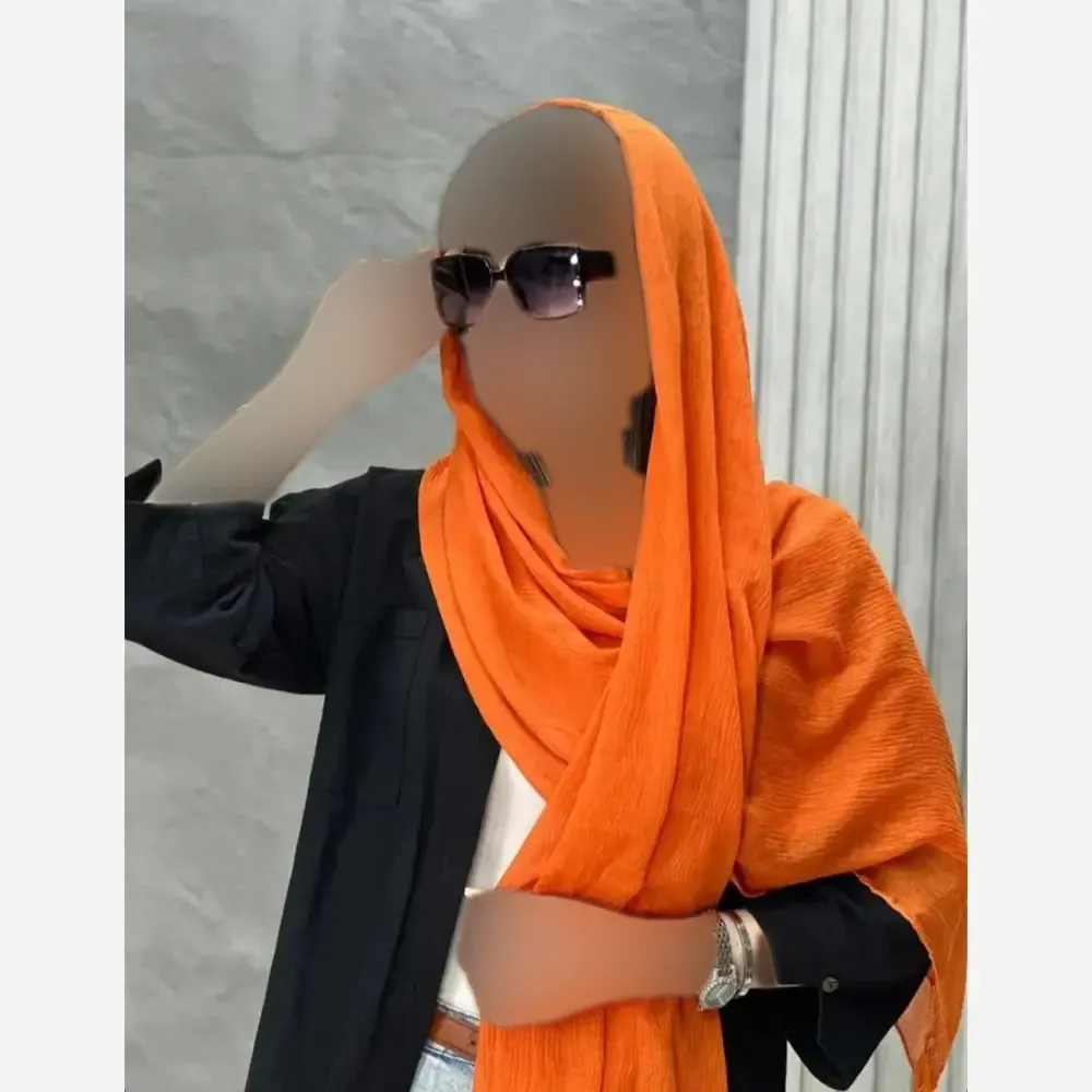 شال بهارپوش جنس برشکا پلیسه ابعاد 180 در 70 سانتیمتر