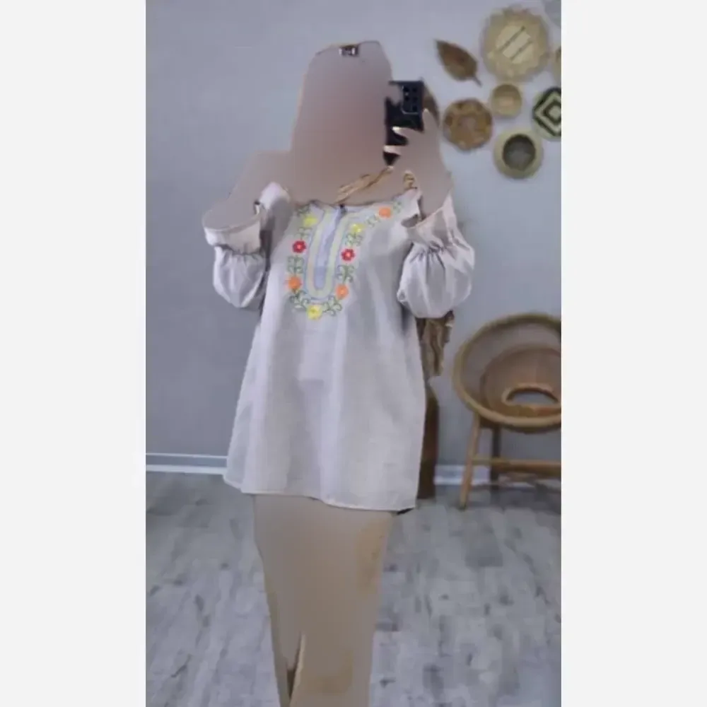 تونیک زنانه نورا جنس شانتون طرح گلدوزی شده فری سایز با مچ عروسکی و کمربند متصل