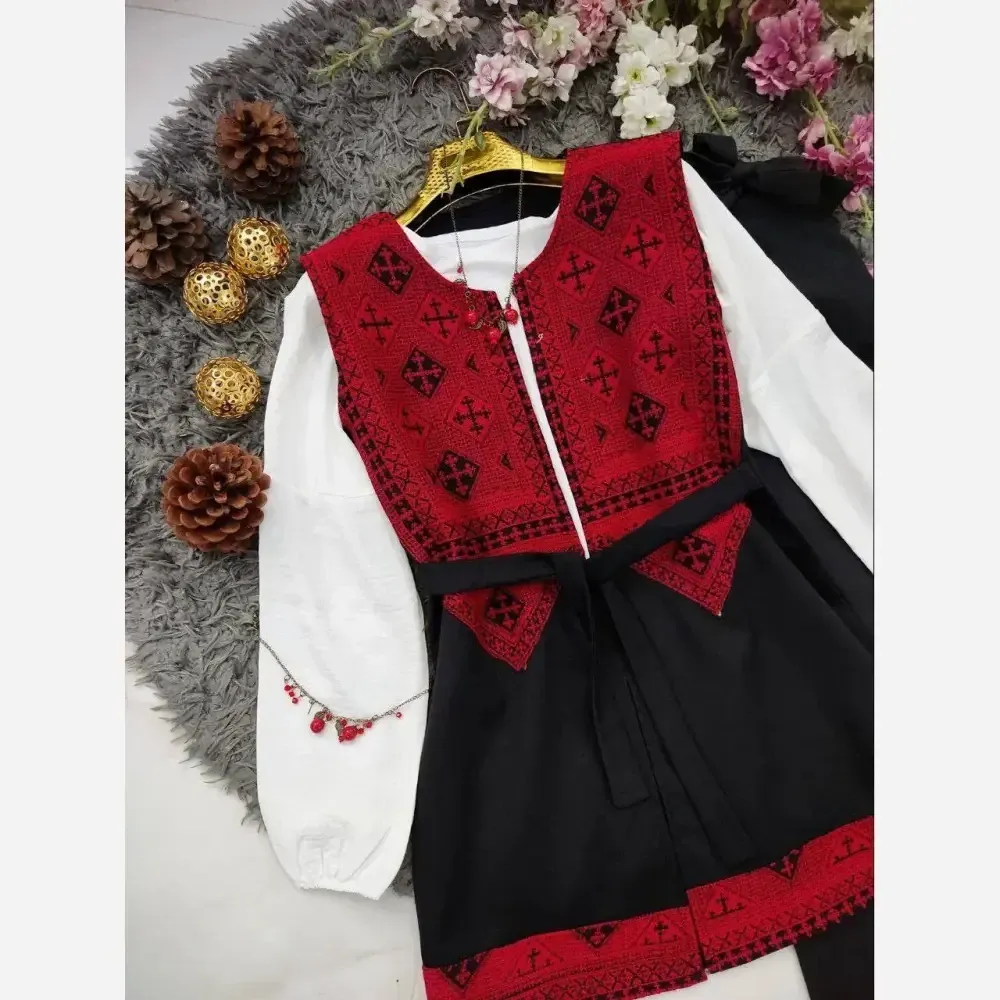 ست دو تیکه زنانه مدل مهتاب جنس خرج کار سوزن دوزی و پرشین مکانیک رنگ سبز سایز فری 36 تا 46