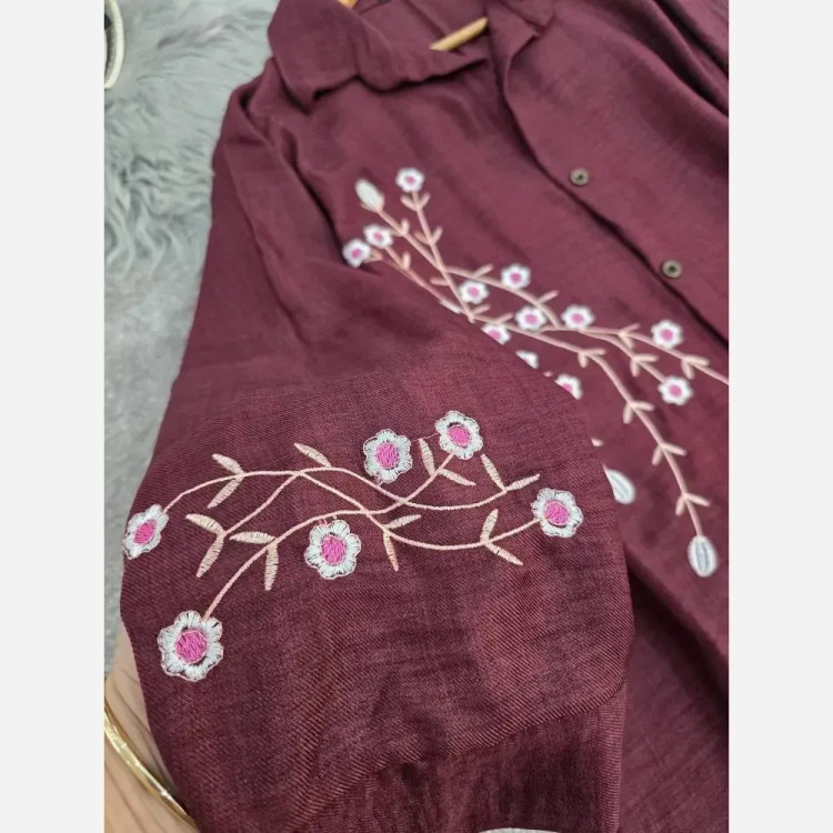 شومیز مانتویی گلدوزی شده مدل آرتینا جنس شانتون مجلسی