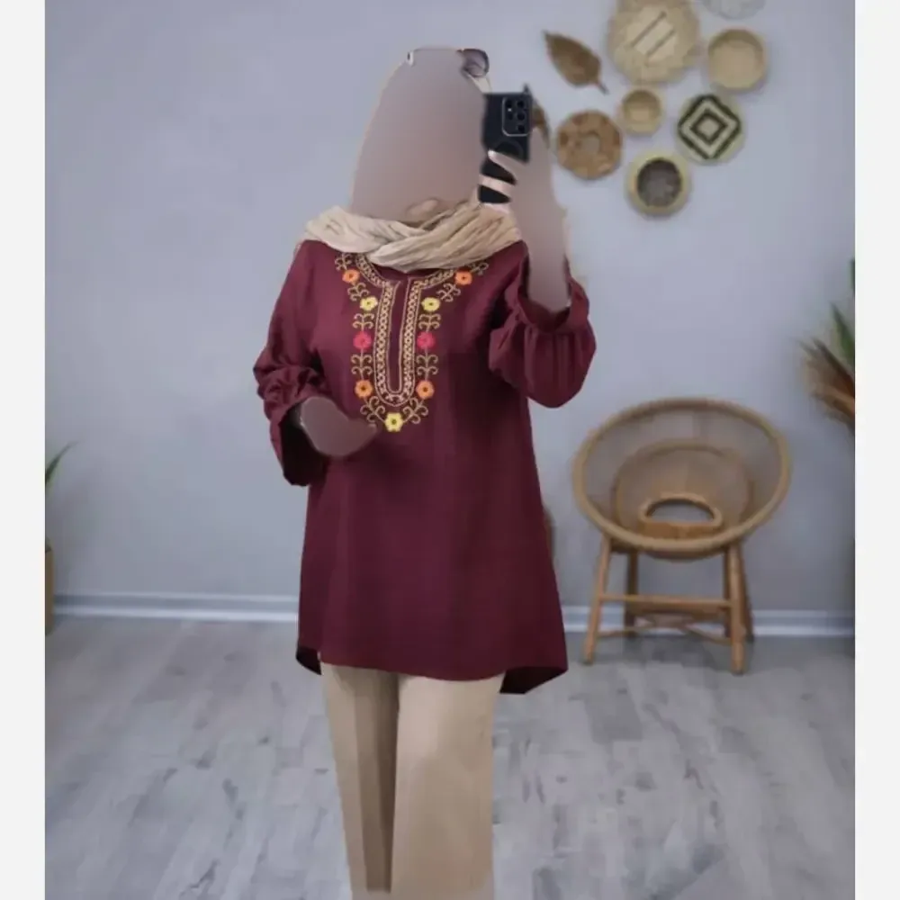 تونیک زنانه نورا جنس شانتون طرح گلدوزی شده فری سایز با مچ عروسکی و کمربند متصل