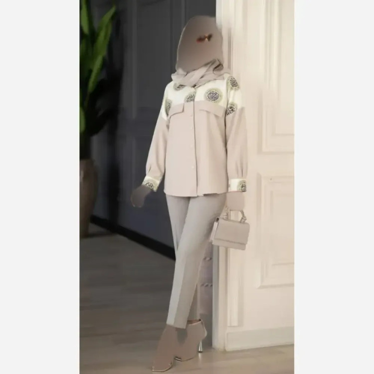 مانتو زنانه مدل نگارین جنس کتان با خرجکار جواهردوزی در رنگبندی متنوع سایز یک و دو