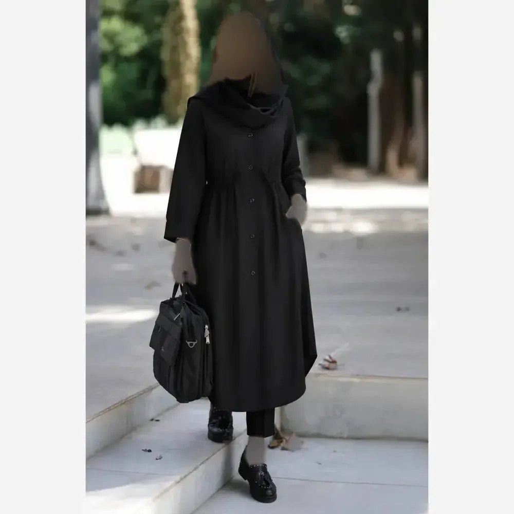 مانتو دانشجویی غزل مدل بلند دکمه دار جنس بابوس سه نخ رنگ مشکی سایز فری 36 تا 46