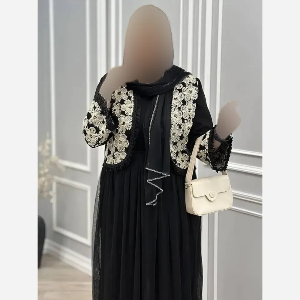 ست سه تیکه کت و دامن و شال مجلسی مدل روناک جنس مازراتی خرجکار هندی و تور سایز فری 38 تا 46