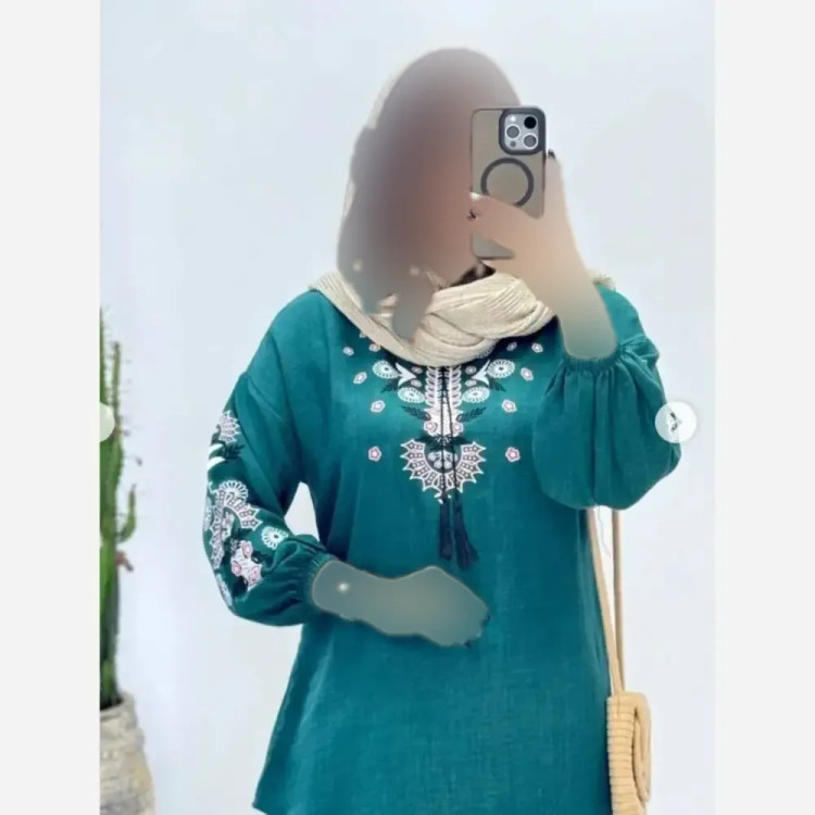 تونیک زنانه طرح گل دلبر جنس شانتون گرم بالا فری سایز مشکی