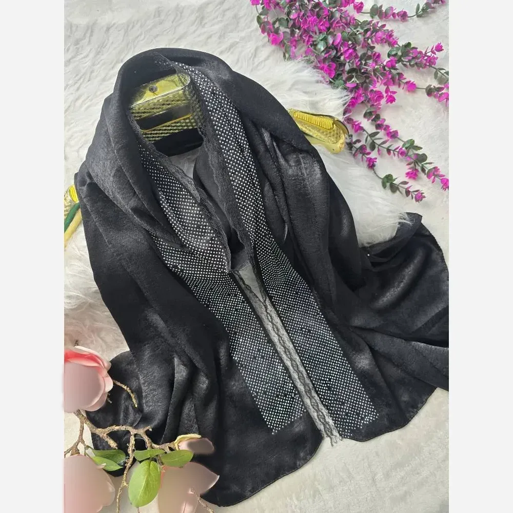 شال مجلسی السا جنس کوپرا لب دانتل و نگیندار ابعاد 180 در 73 سانتیمتر
