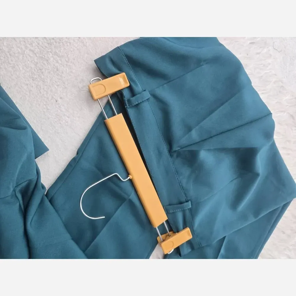 کت و شلوار زنانه مدل شقایق جنس کرپ مازراتی