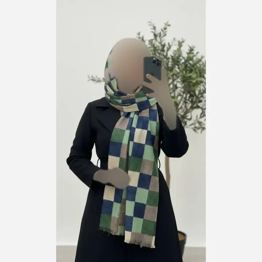 شال زنانه مدل ماه تاج جنس برشکا کریشه سافت ابعاد 195 در 58 سانتی متر