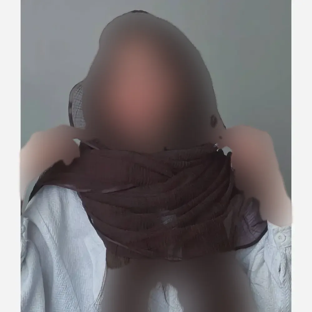 شال پلیسه دور نوار دوزی مجلسی و اسپرت ابعاد 68 در 180 سانتیمتر