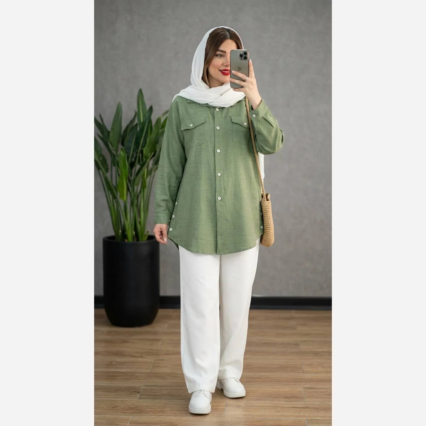 شومیز زنانه بغل دکمه آستین ساده جنس صوفیا شانتون فری سایز