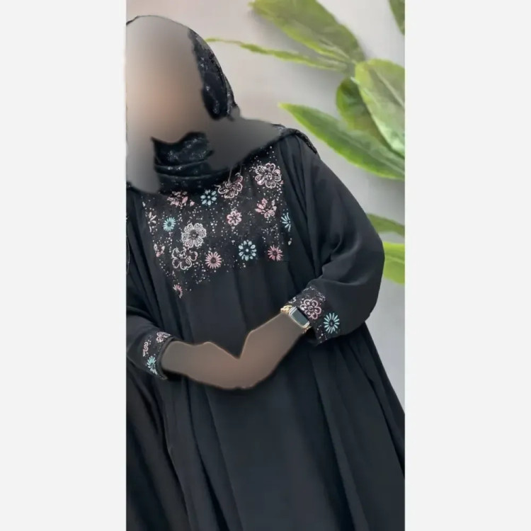 مانتو عبایی گلریز سوزن دوزی شده جنس الیزه درجه یک رنگ مشکی سایز 38 تا 52