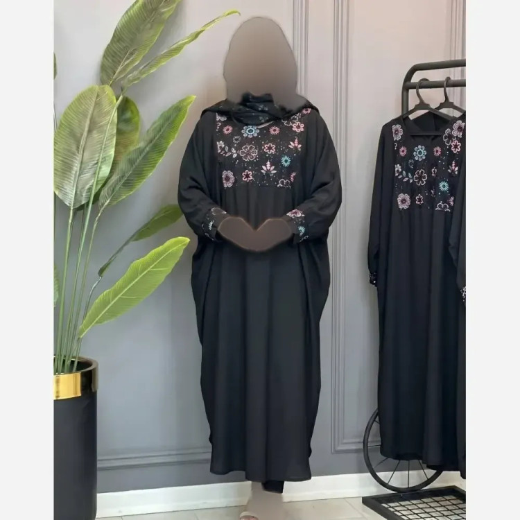 مانتو عبایی گلریز سوزن دوزی شده جنس الیزه درجه یک رنگ مشکی سایز 38 تا 52