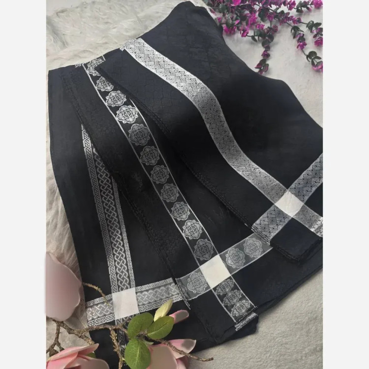 روسری دورو حاشیه نقره ژاکارد ابریشم ترک ابعاد 90 در 90