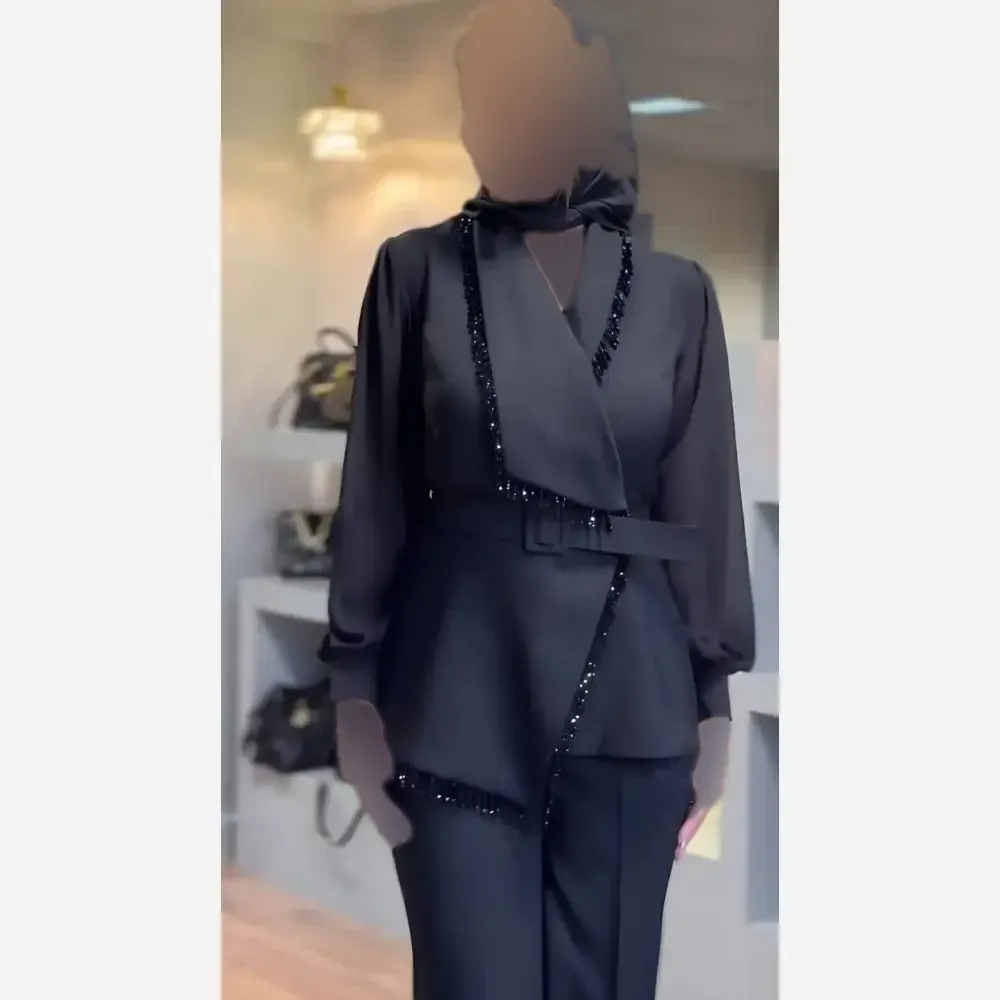 کت و شلوار مجلسی زنانه نگاه مشکی جنس مازراتی و حریر سایز یک و دو