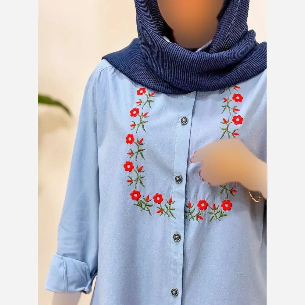 مانتو الیاف گلسار گلدوزی شده فری سایز زنانه کرم سفید آبی آسمانی