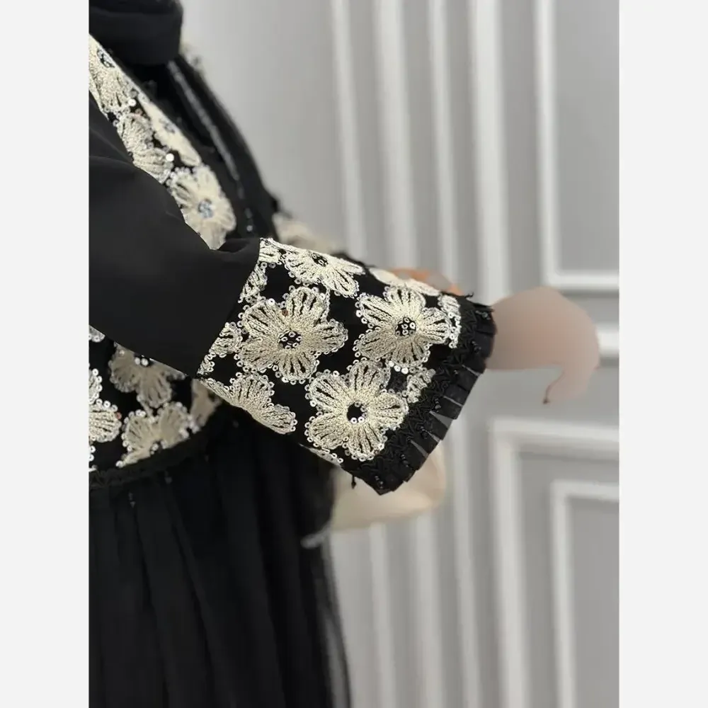 ست سه تیکه کت و دامن و شال مدل روناک جنس مازراتی خرجکار هندی و تور سایز فری 38 تا 46