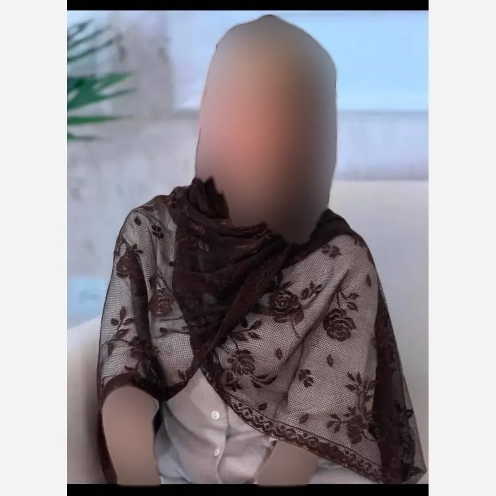 شال تور دانتل با حاشیه دانتل طرحدار در رنگ بندی متنوع فری سایز