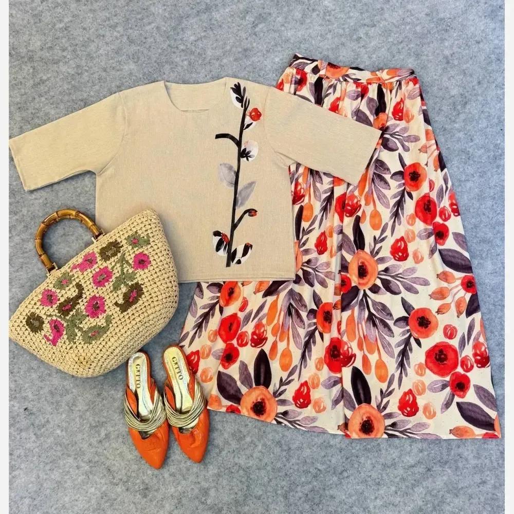 شومیز و دامن پریدخت دو تیکه طرح دار سایزبندی 38 تا 48 جنس لنین و کرپ بوگاتی