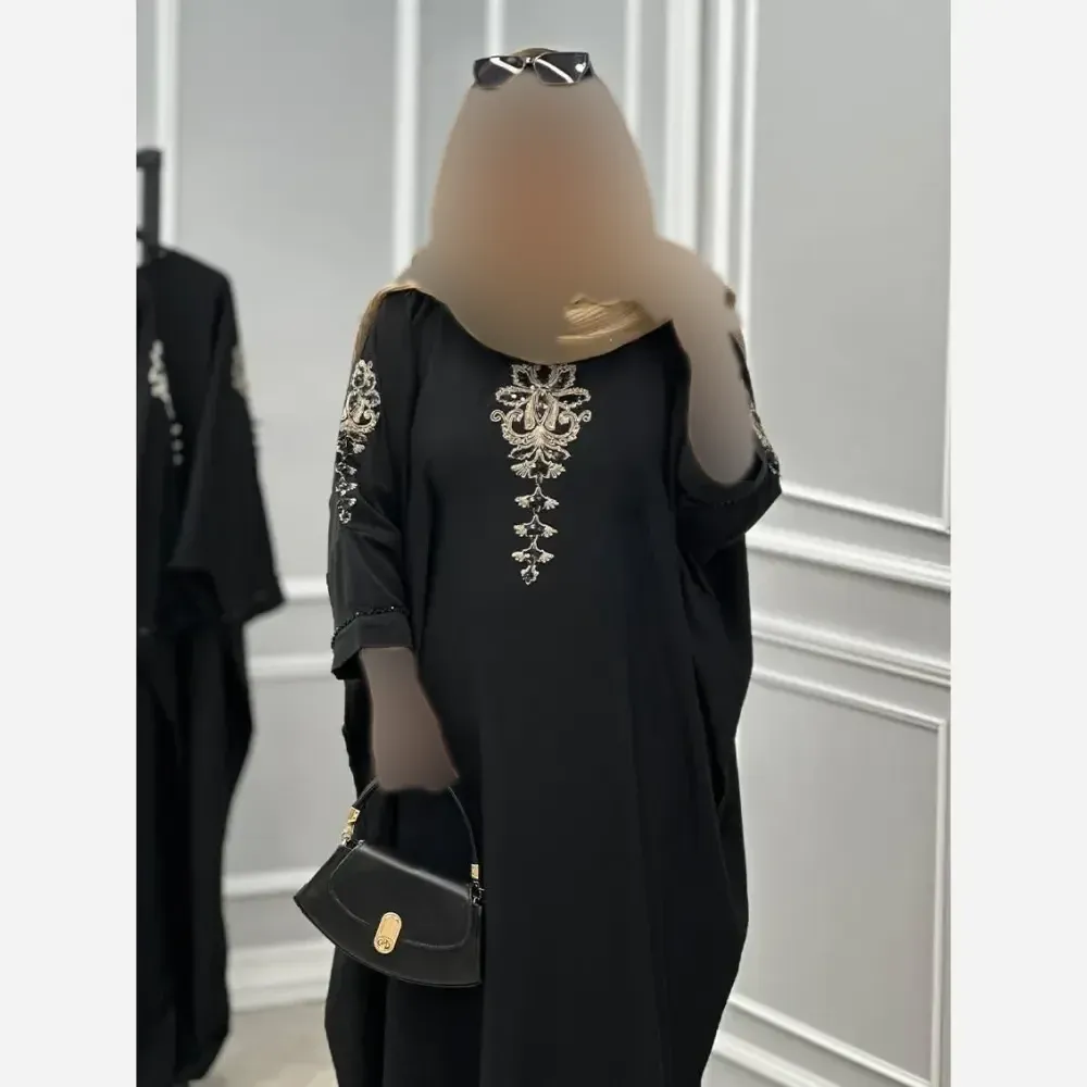 عبایی همدم الیزه مشکی فری سایز 38 تا 50 قد 120 بند تنظیم سایز