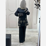 کت شلوار گلدوزی مدل رویا بزایاق اعلا زنانه در رنگبندی مشکی، سرمه ای، کرم، قهوه ای و سایزبندی 38 تا 50
