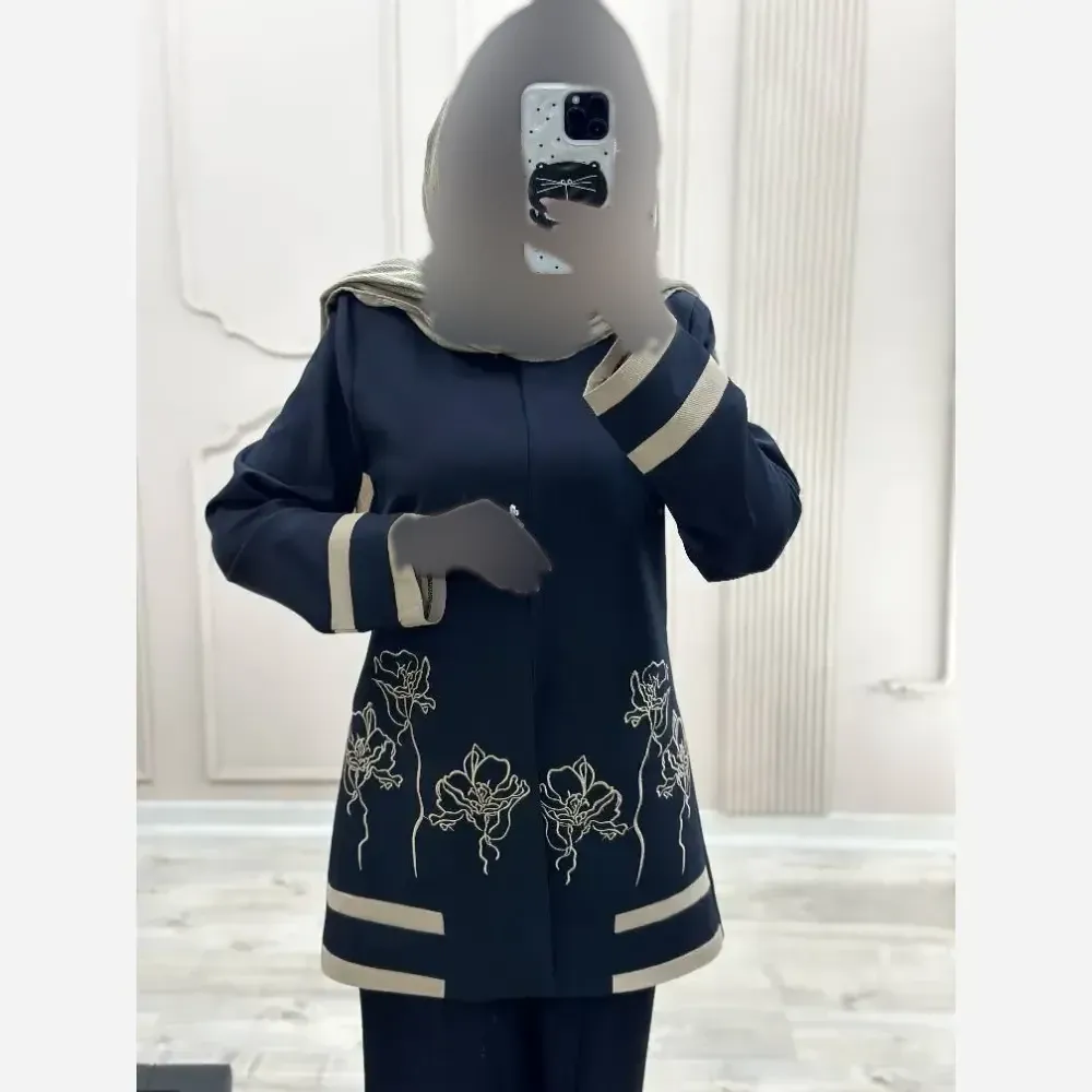 کت شلوار گلدوزی مدل رویا بزایاق اعلا زنانه در رنگبندی مشکی، سرمه ای، کرم، قهوه ای و سایزبندی 38 تا 50