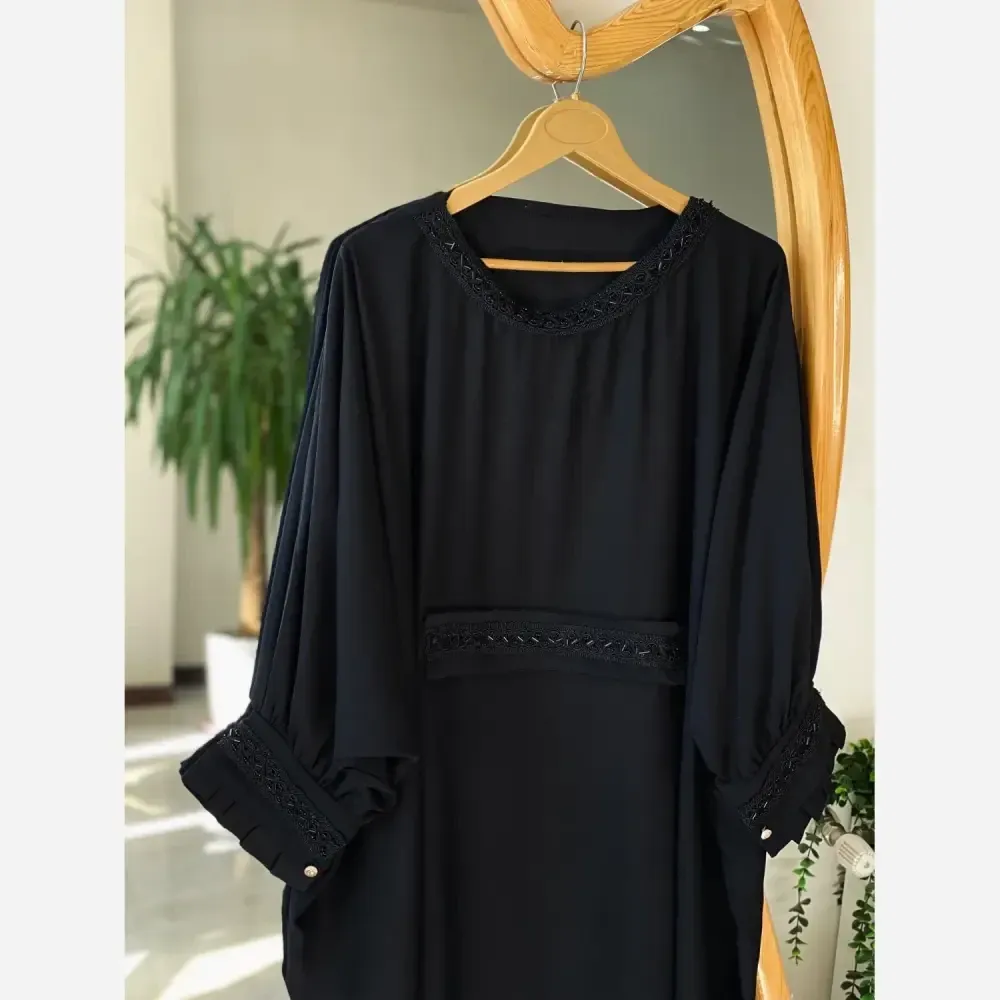 عبایی استین پلیسه راحیل جنس الیزه درجه یک مشکی فری سایز 50