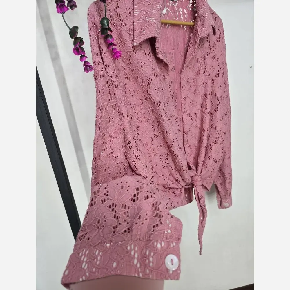 شومیز گره ای ماهلین دانتل گیپور مشکی خط طلایی فری سایز 36 تا 46