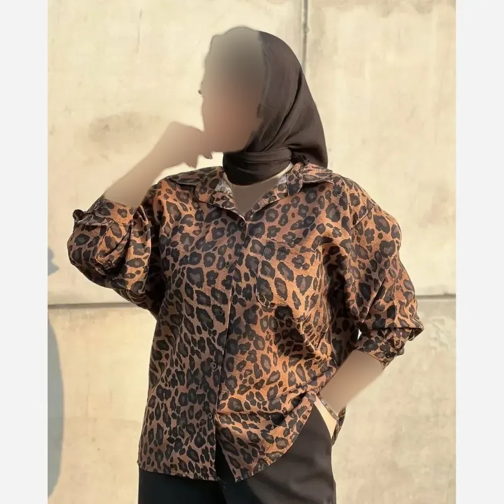 شومیز زنانه اسپرسو جنس بوگاتی سایز فری فیروزه ای و مشکی