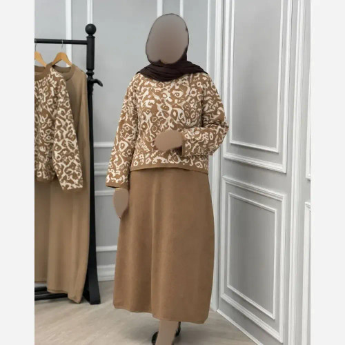 ست رویه و سارافن بافت پلنگی نخ آکرولیک نسکافه ای و کرم سایز 38 تا 46