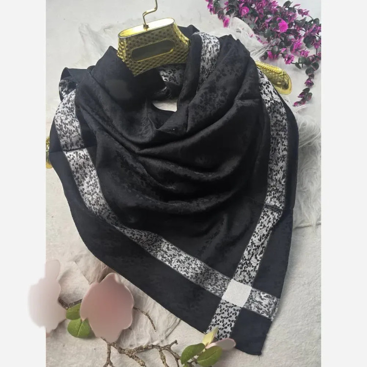 روسری دورو حاشیه نقره ژاکارد ابریشم ترک ابعاد 90 در 90