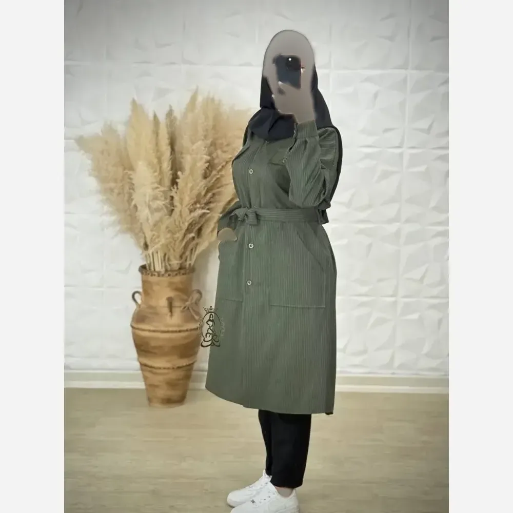 ست سه تیکه باران شامل مانتو ژیله شلوار جنس پرشیا دیپلمات سایزبندی 1 و 2