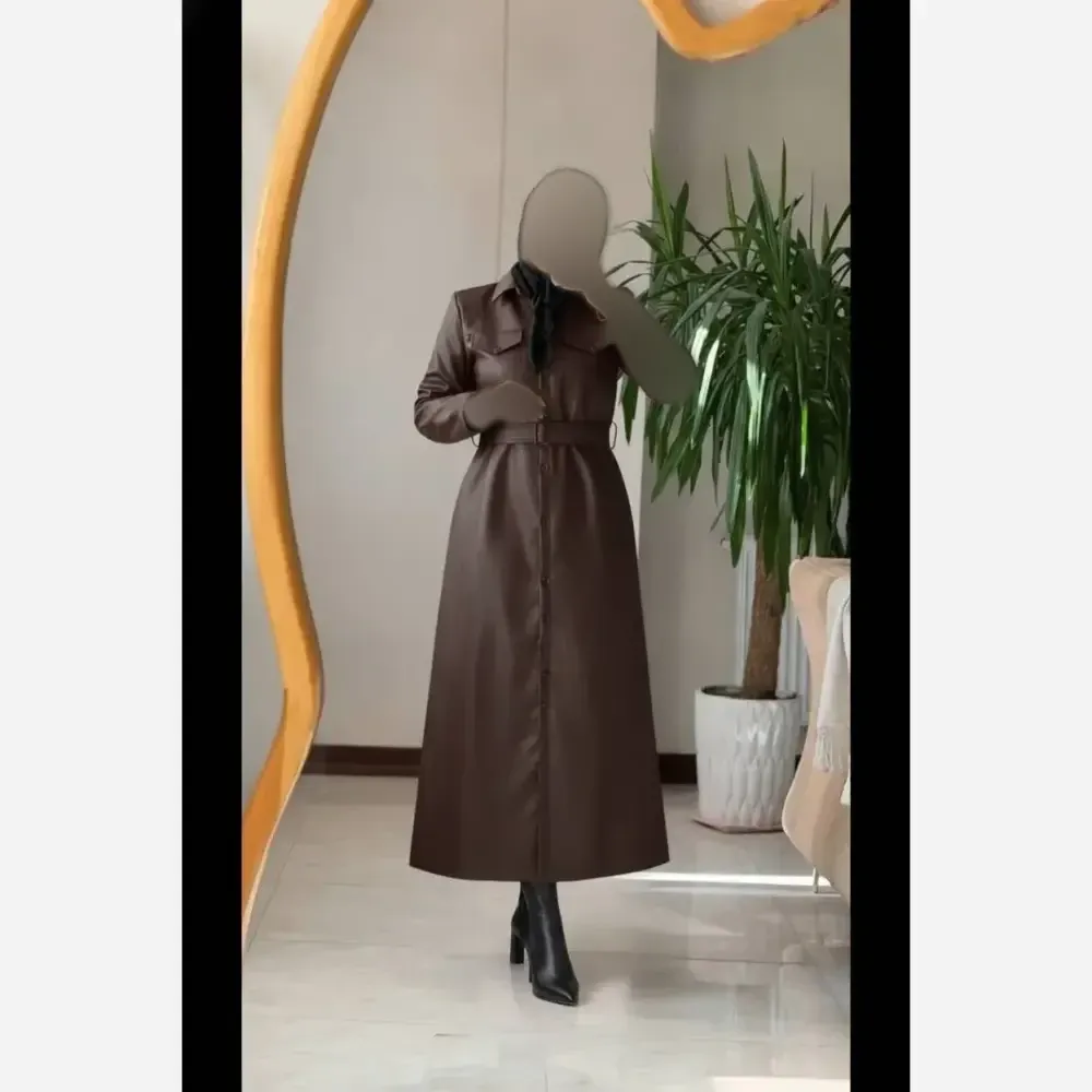 پالتو چرم بلند زنانه مدل اتوسا رنگ قهوه ای و مشکی سایز 36 تا 46