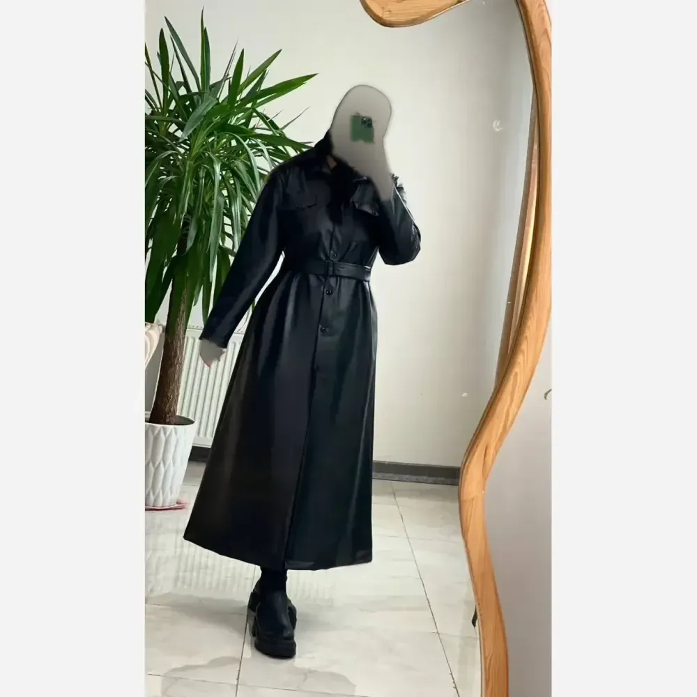 پالتو چرم بلند زنانه مدل اتوسا رنگ قهوه ای و مشکی سایز 36 تا 46