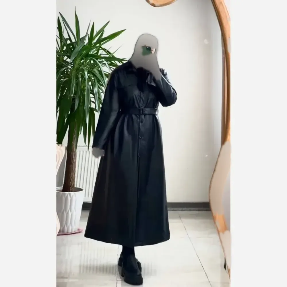پالتو چرم بلند زنانه مدل اتوسا رنگ قهوه ای و مشکی سایز 36 تا 46