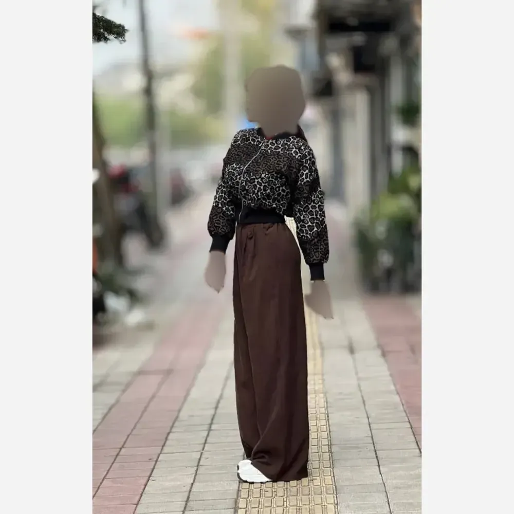 بامبر پلنگی گلیمی فری سایز زنانه قد 50 سانت دور سینه 110 سانت سایزبندی 38 تا 48