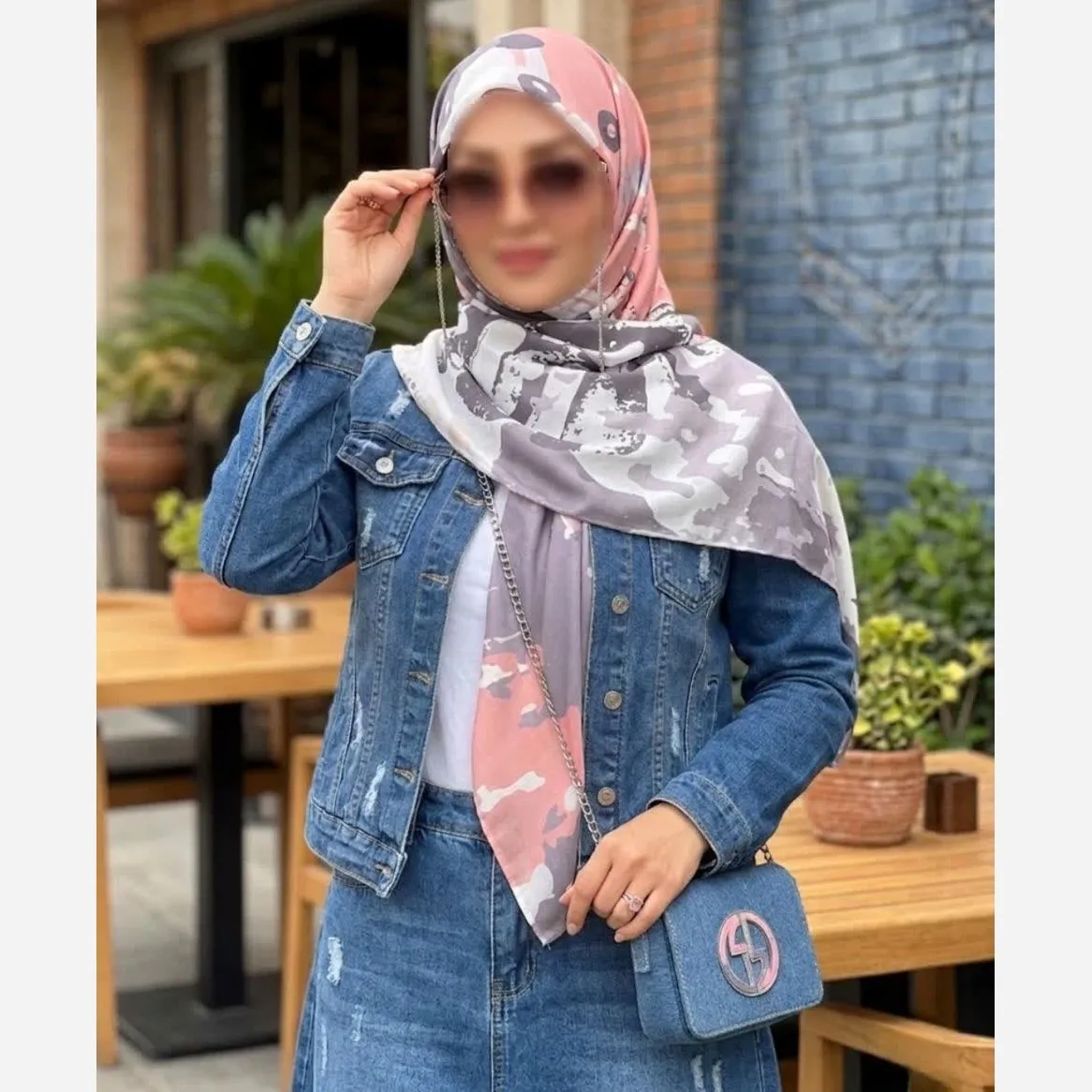 روسری نخ کاستوم طرح کژال قواره بزرگ 140x140 دور چرخ دوز
