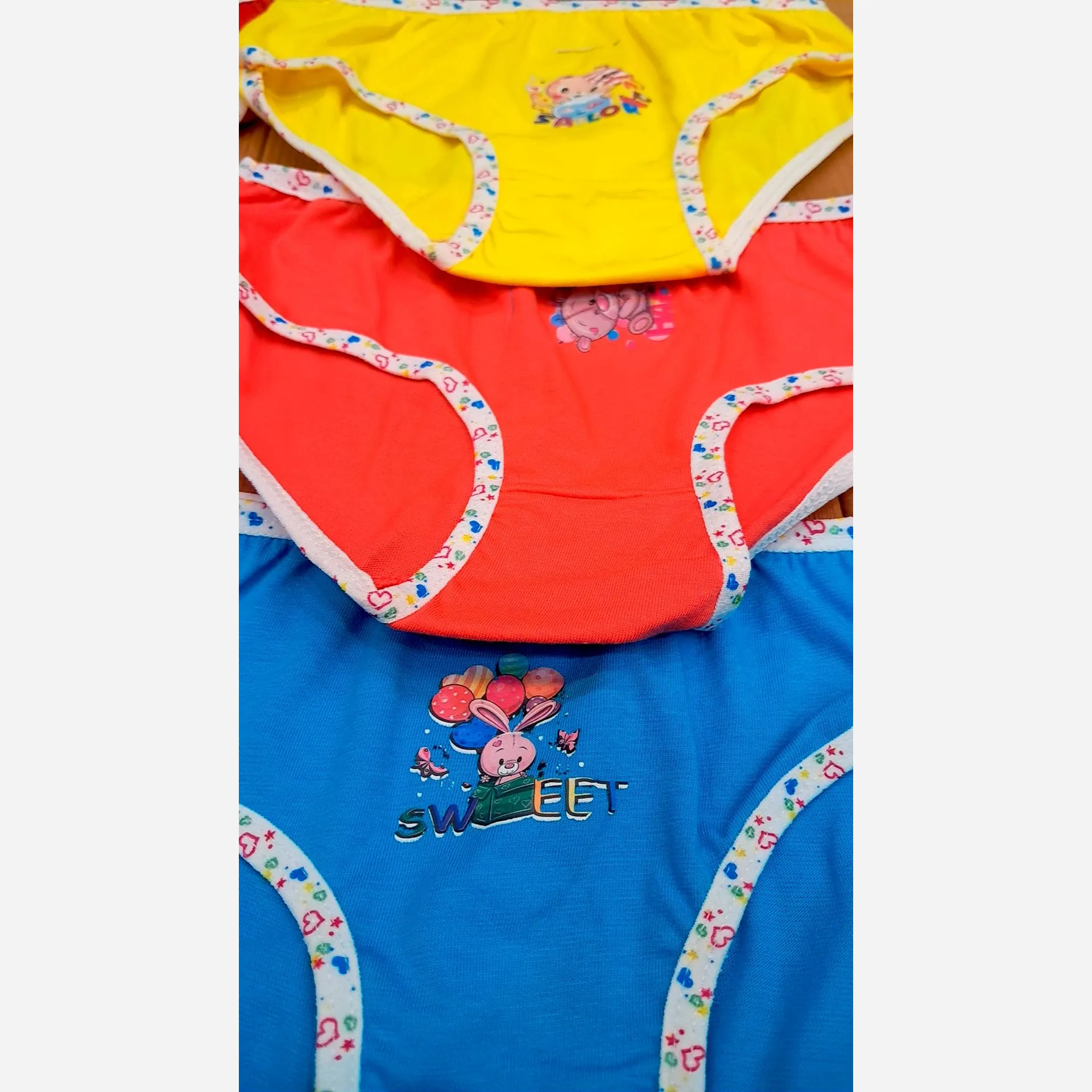 شورت بچگانه دخترانه نخ پنبه نرم و لطیف مناسب استفاده روزانه سایز S L XL